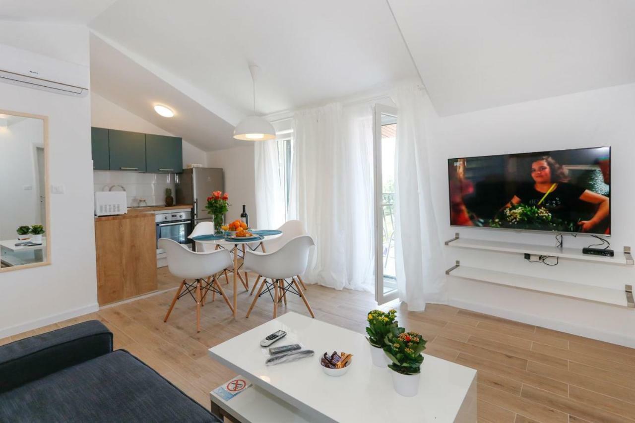 Apartments And Rooms Stone House Σπλιτ Εξωτερικό φωτογραφία