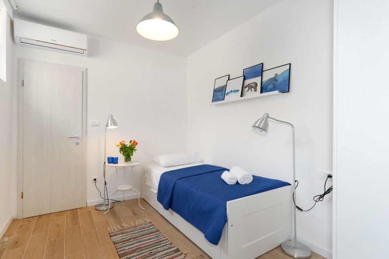 Apartments And Rooms Stone House Σπλιτ Εξωτερικό φωτογραφία