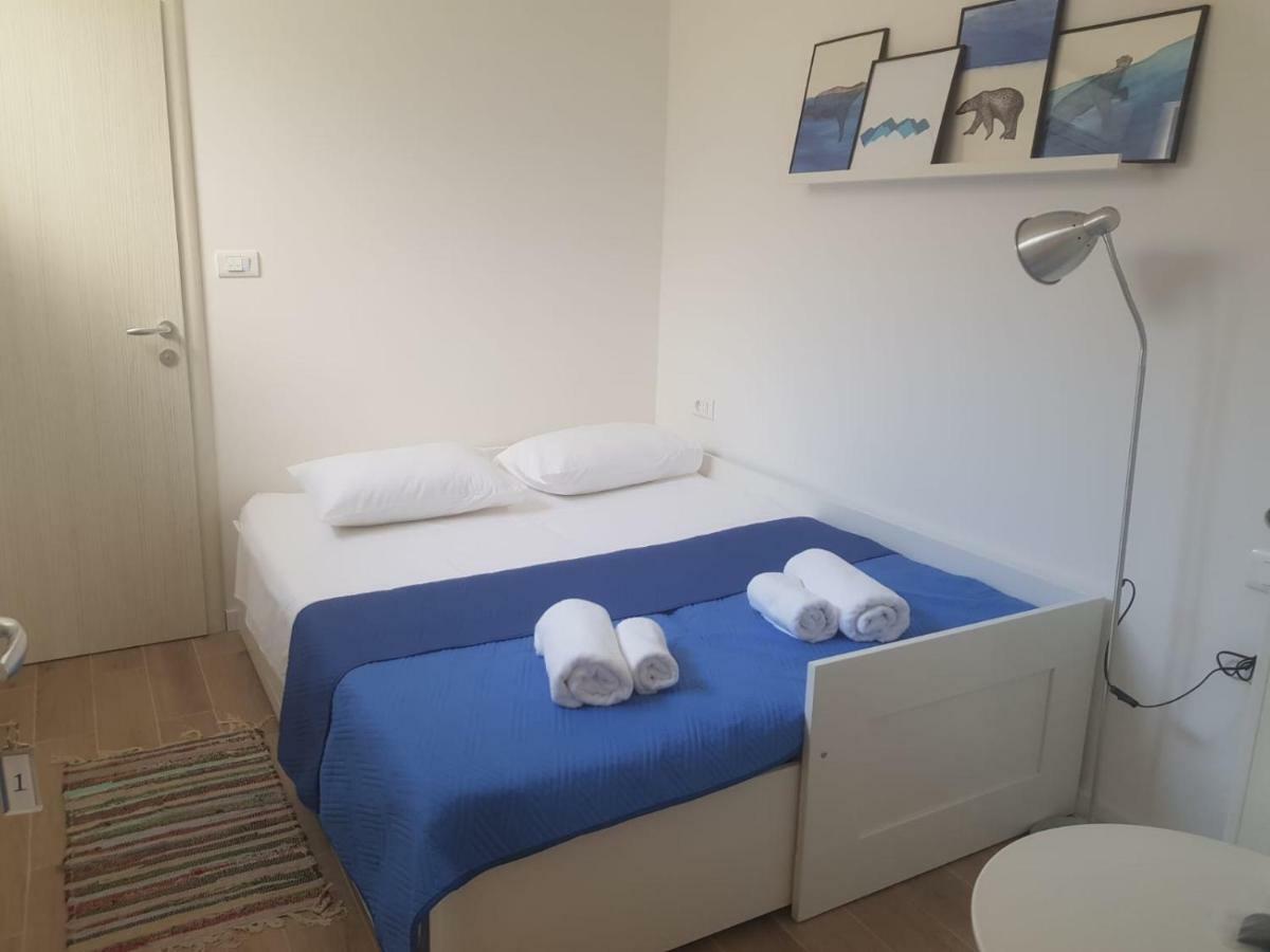 Apartments And Rooms Stone House Σπλιτ Εξωτερικό φωτογραφία